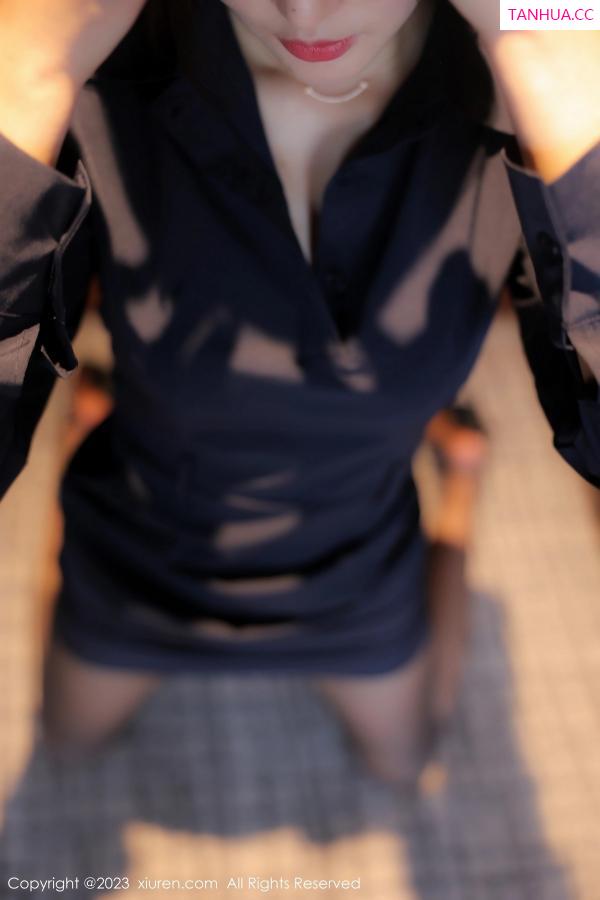 罗熙桐  [XiuRen]高清写真图 2023.03.17 No.6427 桐桐 黑丝美腿第17张图片